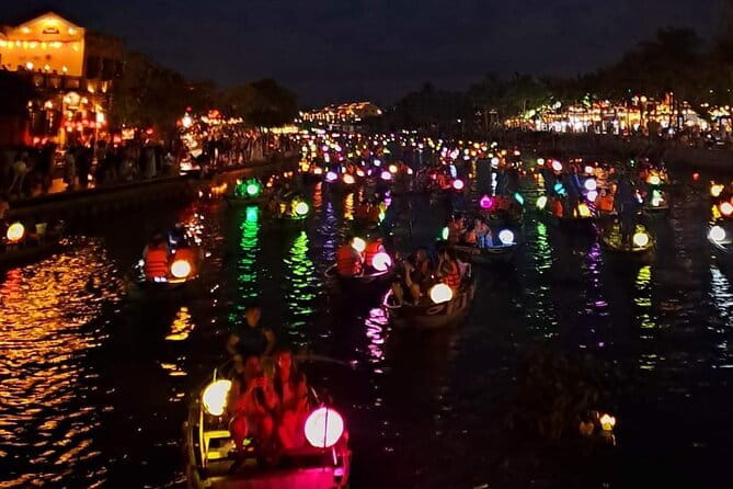 Hoi An Walking Tour, Sampan Boat Trip , Foodie Tour by Night - Pickup from Da Nang: the easiest way to start the evening right