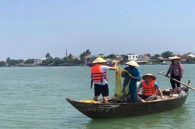 Hoi An Wet Rice Farming Tour-Basket Boat Tour Fishing-Lunch - Catching Live Fish and Crabs: The Moment That Feels Like a Choice