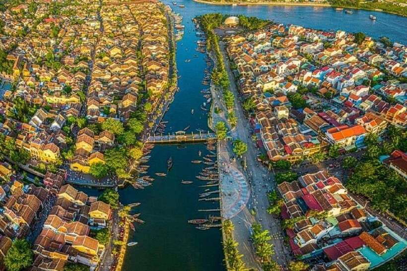 HoiAn Lantern Cruise Private/Sunset/Sunrise/Lighting Lantern - The Route: Cam Nam Bridge, Moon Bridge, Market Views, and River Life