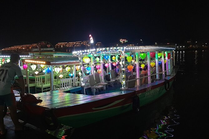 HoiAn Small Boat By Night on Bach Dang River - Private group, but not necessarily low-stress: how to manage expectations