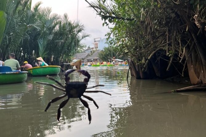 HoiAn:Making Lantern & Cooking Class-BasketBoat Ride,Crab fishing - Kim Bồng carpentry village: make something, photograph the human scale