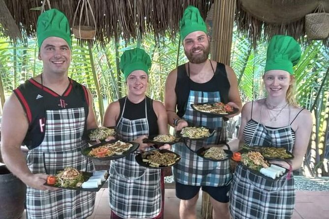 HoiAn:Making Lantern & Cooking Class-BasketBoat Ride,Crab fishing - Purple crab fishing: hands-on learning with a local fisherman