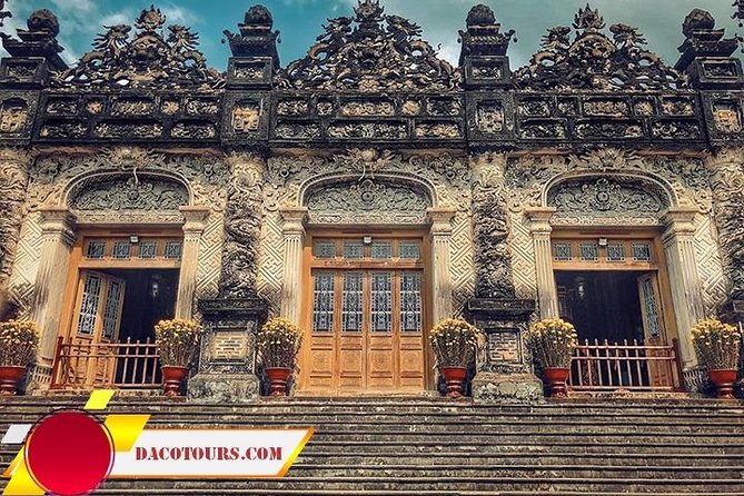 Hue Citadel tour by authentic Train via Hai Van Pass from Da Nang - Lunch in Hue: Local Food on a Tight Schedule (With Vegetarian Options)