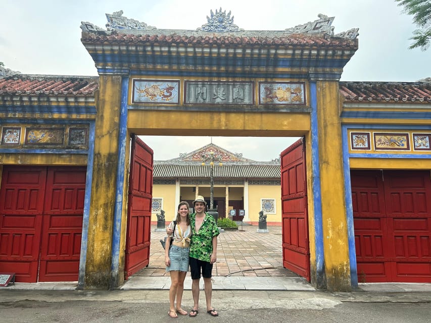 Hue : City Highlights Full Day Tour with Lunch - First Stop: Perfume River Dragon Boat and Thien Mu Pagoda