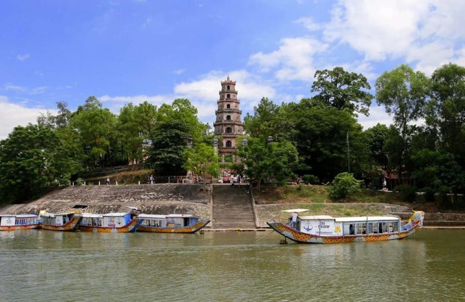 Hue : City Highlights Full Day Tour with Lunch - Quick Breath: Garden Houses Photo Stop and Guided Walk