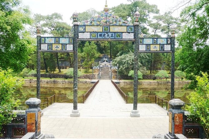 Hue City Private Tour: Ancient Tombs and Incense Making Village - Hue Imperial City (The Citadel): walking the Nguyen Dynasty core
