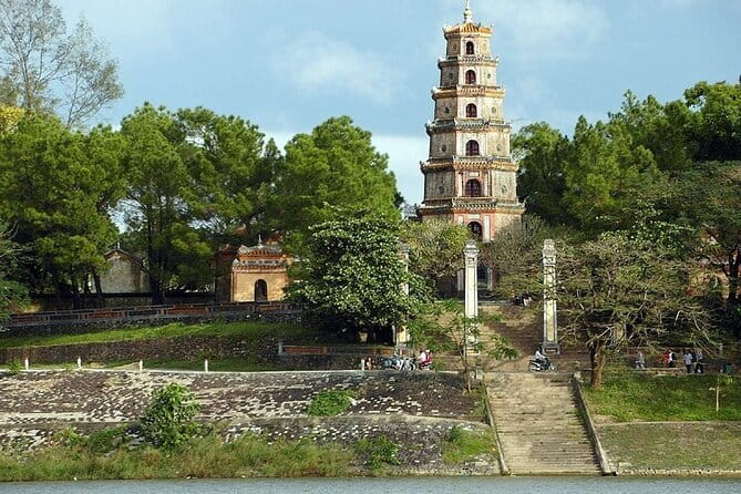 Hue City Tour then transfer to Hoi An or Da Nang by Private Car - Your full route plan: Hue in the morning, coast scenery on the way out