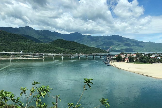 Hue City Trip From Hoi An or Da Nang By Private Tour - Thien Mu Pagoda: A Quiet Contrast on the Perfume River