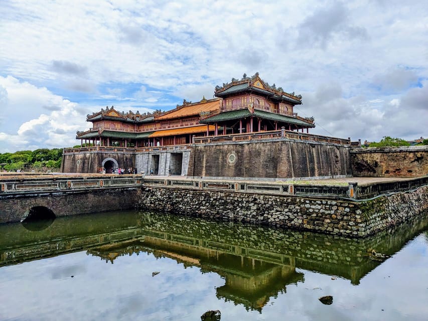 Hue: Dragon Boat, Imperial City & Royal Tombs Full-Day Tour - The conical hat and incense-making village stop: what to watch (and what to buy)