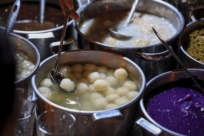 Hue: Guided Local Food Tour with Stories - What to bring, and how to pace yourself (so you enjoy dessert)