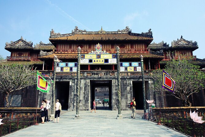 Hue Half Day Tour With Optional Dragon Boat on Perfume River - Dragon boat on the Perfume River: Hue from water level
