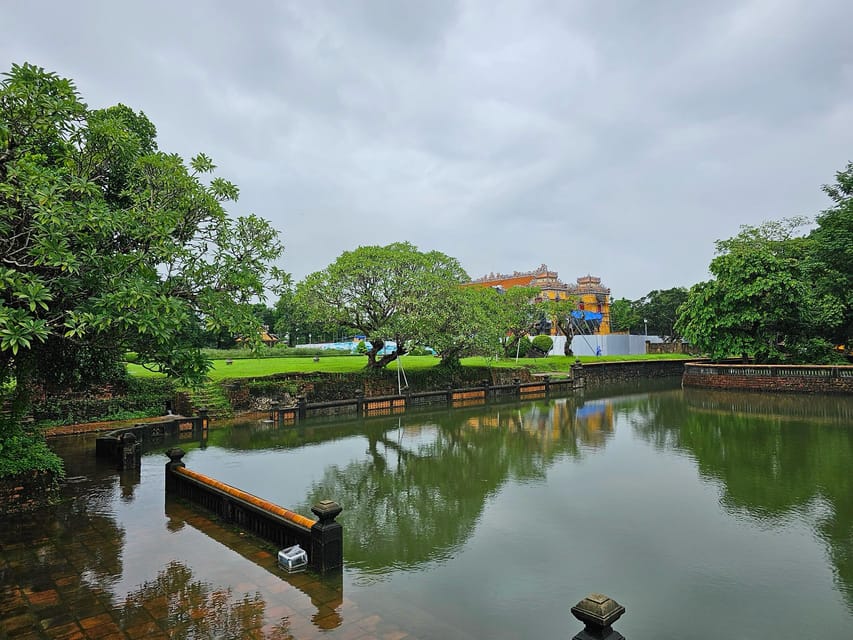 Hue: Imperial and Forbidden City Guided Tour - Getting oriented at Ngo Mon Gate and the main entrance