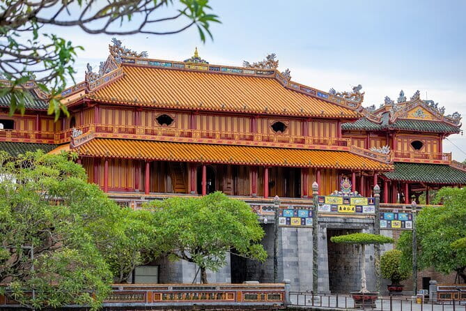 Hue Imperial and Forbidden City Guided Tour in 2,5 hours - Key things you’ll notice on this Hue Imperial City walk
