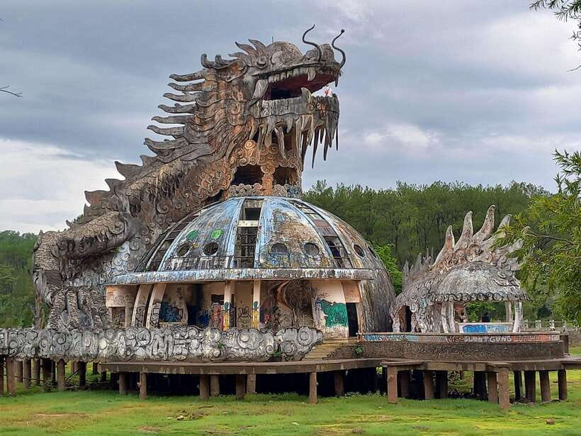 Hue Imperial City & Abandoned Water Park Tour by E-Scooter - Coffee to close it out: finishing calm after the strange