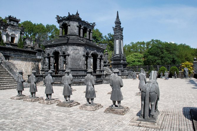 Hue Luxury Group Tour- Hue Daily Small Group Tour - Minh Mang Tomb: feng shui thinking you can actually see
