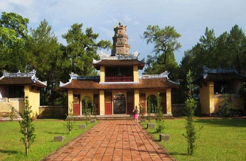 Hue: Private Dragon Boat, Pagoda, and Royal Tomb Tour - Hue’s Perfume River plus royal tombs: a smart way to spend your time