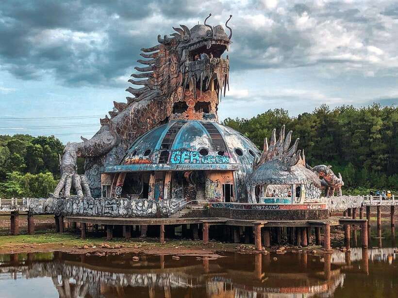 Hue: Private Tour to Hue Imperial with Tour Guide and More - Thủy Tiên Lake (the abandoned water park): the eerie dragon stop