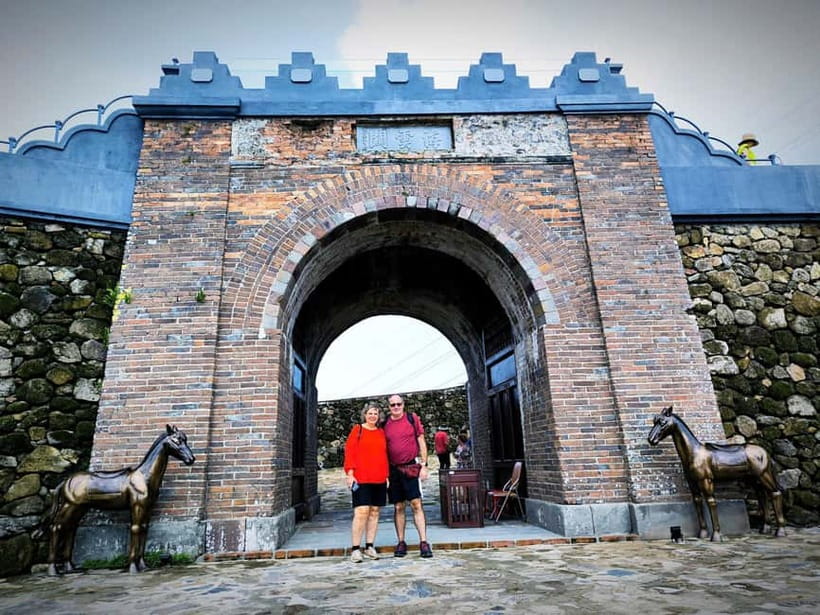 Hue: Private Transfer to/from Hoi An via Sightseeing Stops - Lang Co Beach and the Pass-Foot Photo Viewpoint: Wide Bay Views Without a Hassle