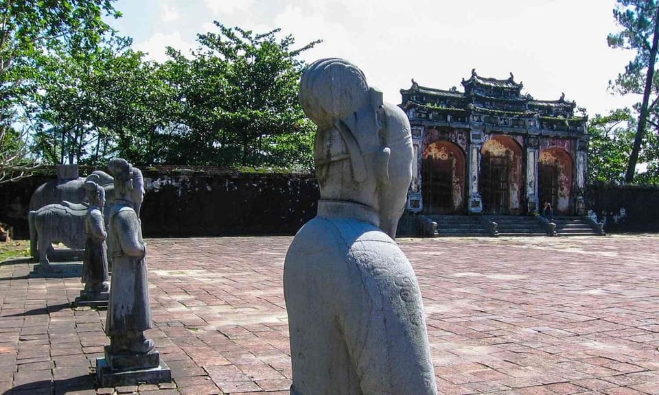 Hue : Royal Tombs- Thien Mu Pagoda- Dragon Boat Private Tour - A Private Dragon Boat on Hue’s Perfume River