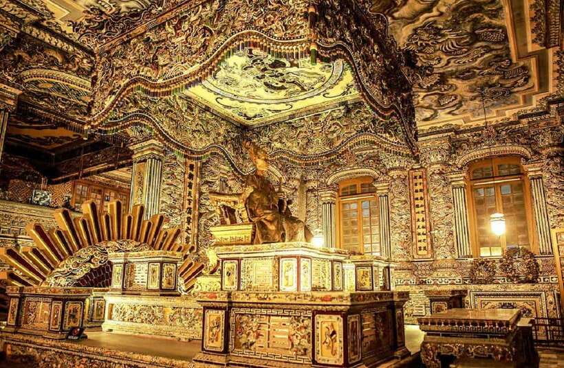 Hue Royal Tombs Tour: Visit Best Pagodas & Mausoleums - From hotel door to royal gates: how the Hue pickup really helps