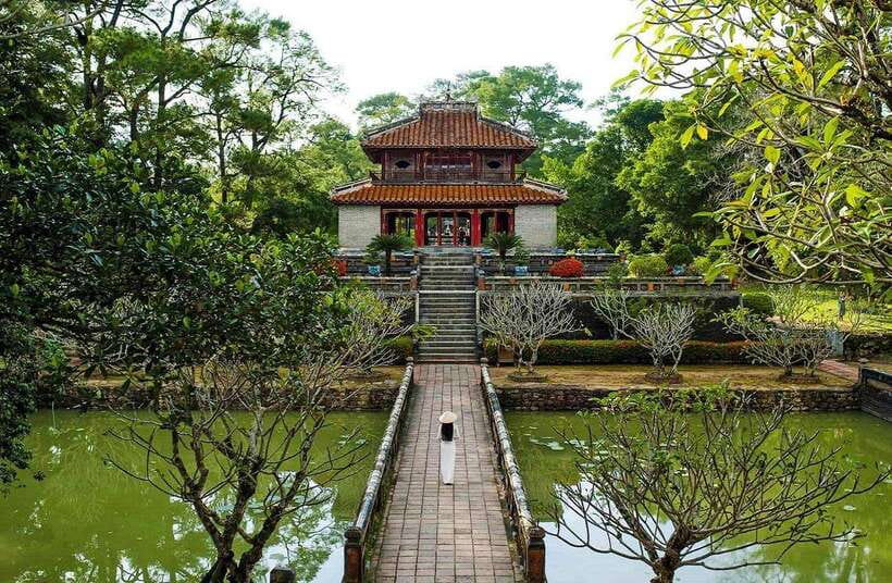 Hue Royal Tombs Tour: Visit Best Pagodas & Mausoleums - Khai Dinh Tomb: a rare blend of East and European styles