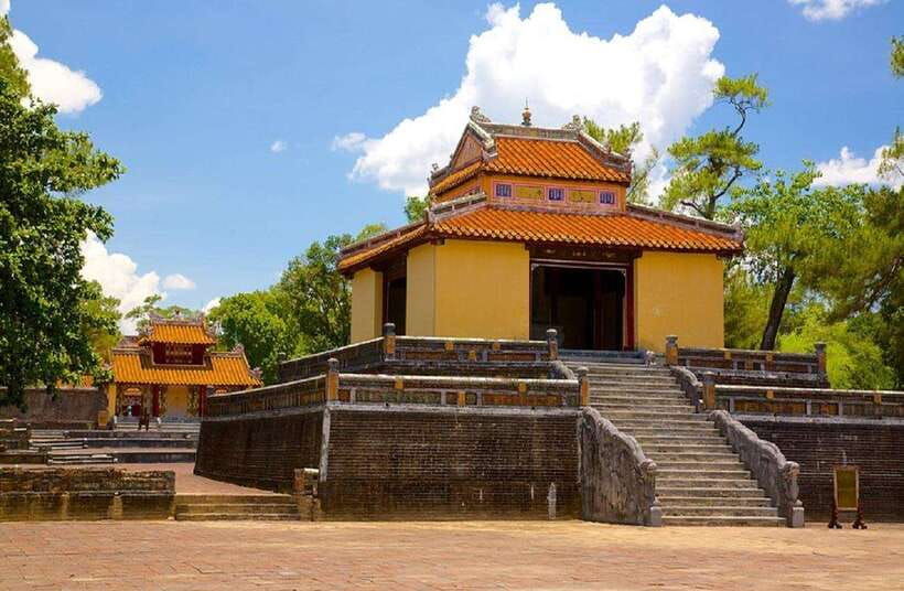 Hue Royal Tombs Tour: Visit Best Pagodas & Mausoleums - Thien Mu Pagoda and Tu Hieu Pagoda: Buddhism as a Hue landmark