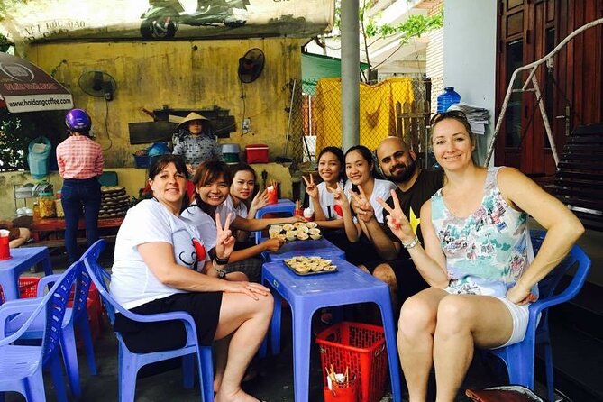 Hue Street Food Tour At Night By Scooter - Stop 5: Night market sweet soup with up to 20 varieties