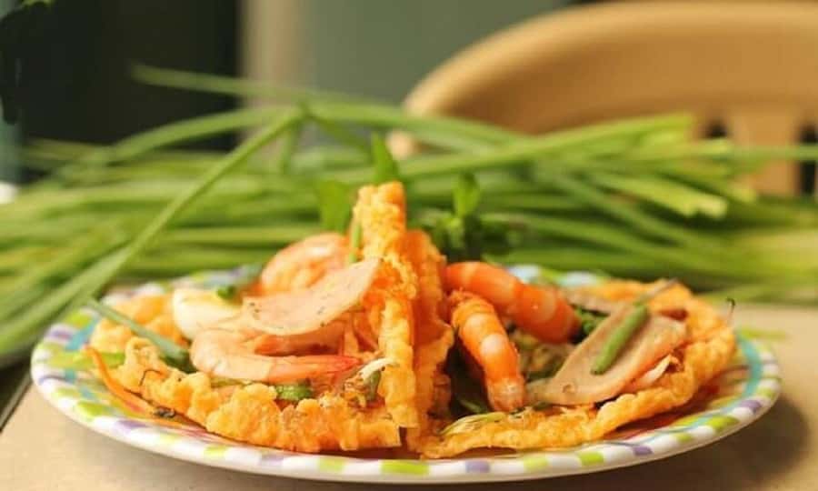 Hue Street Food Walking Tour with Local Dishes - A 3-Hour Street-Food Route That Starts at Vua Da