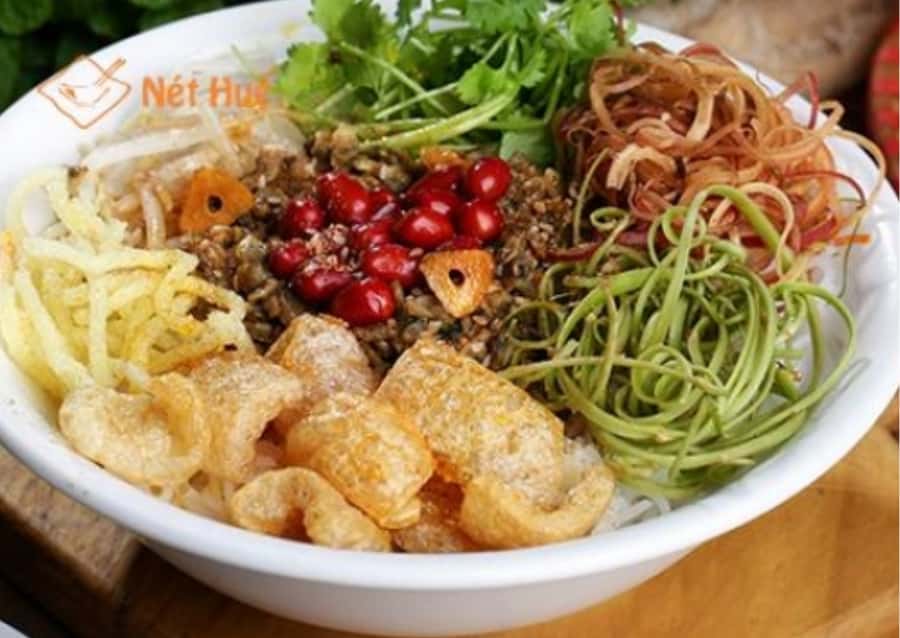 Hue Street Food Walking Tour with Local Dishes - Bún Hến: The Noodle-and-Herb Signature of Hue