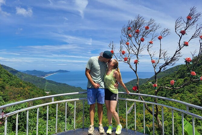 Hue to Hoi An by Car Sightseeing Hai Van Pass, Monkey Mountain - Lang Co Beach: the famous bay with an easy photo stop