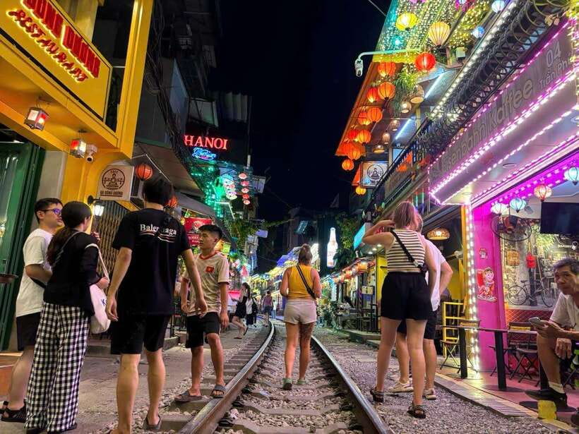Incense + Hat Villages/ Temple of Literature, Hoa Lo Prison - Train Street option: plan it or skip it without stress