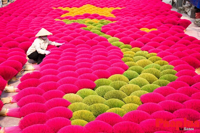 Incense Village Private Tour from Hanoi to Ninh Binh Old Capital - Quảng Phú Cầu Incense Village: The Red-Field Photo Stop That’s Actually Hands-On