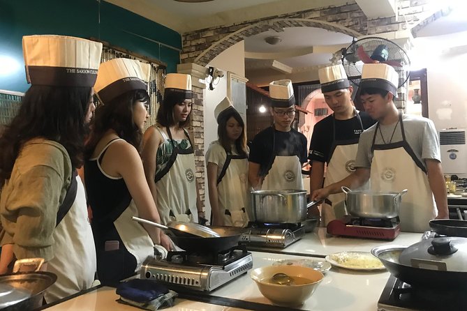 Inspiring Advanced Cooking Course - Meeting at Ben Thanh: what to do so the 3 hours feel relaxed