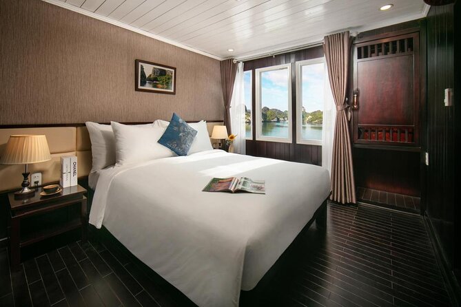 La Regina 2 days tour in Halong Bay & Bai Tu Long Bay - 4 star - La Regina Classic: what luxury on a Halong cruise actually feels like