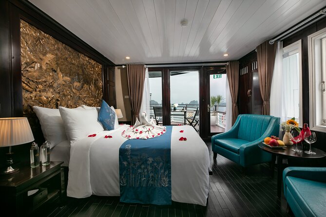 La Regina 2 days tour in Halong Bay & Bai Tu Long Bay - 4 star - Night onboard: where the cruise earns its 4-star feel