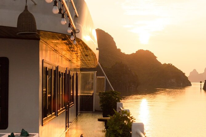 La Regina 2 days visit Halong Bay - 5 star - Food you’ll actually like (including vegetarian options)
