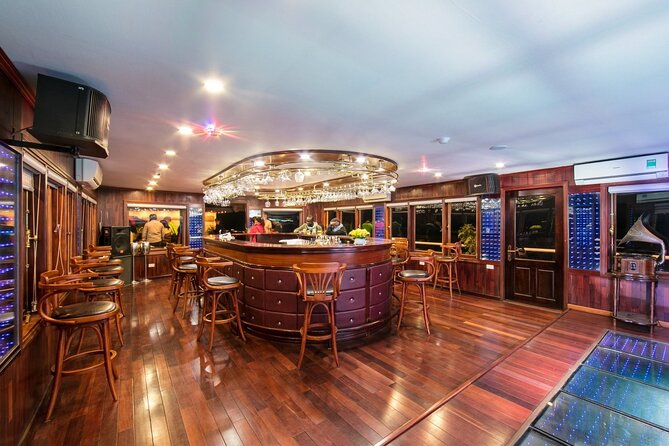 La Regina 2 days visit Halong Bay - 5 star - Group size and pacing: what it feels like day-to-day