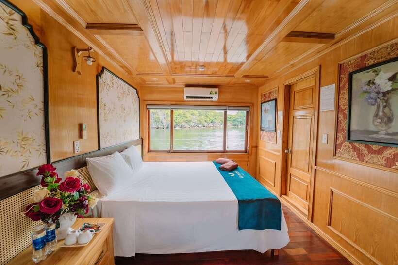 Lan Ha Bay: 2-Day Cruise with Meals, Activities and Pickup - Venezia Cruises: how a 2-day Lan Ha Bay trip stays personal