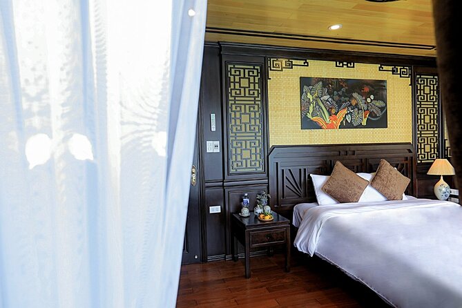Lan Ha Bay - Ha Long Bay 2 Days 1 Night on Cruise - Day 1: Cai Bèo port to Lan Ha Bay kayaking and beach time