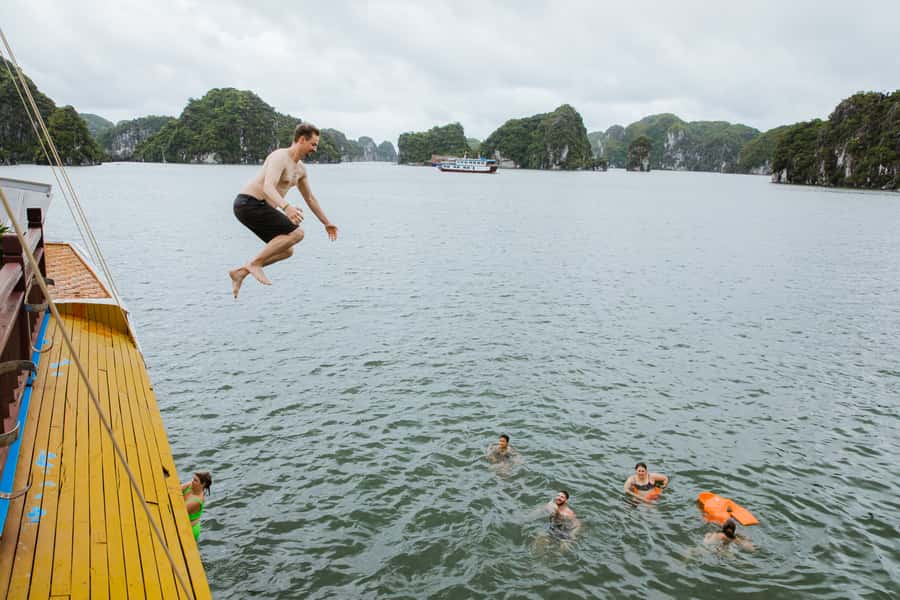 Lan Ha Bay - Kayaking 1 Day on cruise - Price and value: what you get for around $33