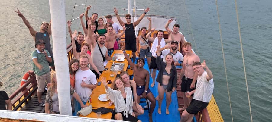 Lan Ha Bay - Kayaking 1 Day on cruise - Ong Cam islet lunch: why this meal timing matters
