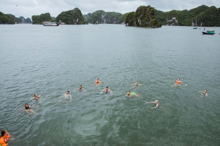 Lan Ha Bay - Kayaking 1 Day on cruise - Southern Ha Long cruising after lunch: villages and arch passes