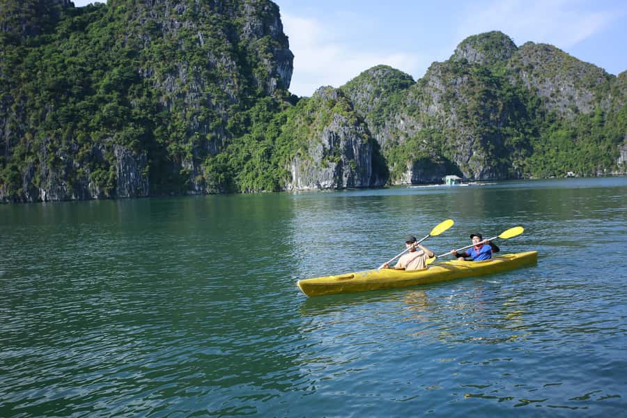 Lan Ha Bay - Kayaking 1 Day on cruise - The 8:00 pickup and Beo Pier start: smooth mornings or at least early ones
