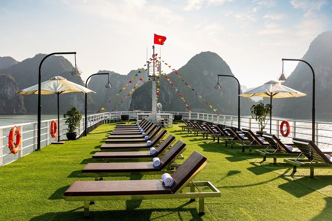 Lan Ha bay luxury cruise 2D/1N: Kayaking, jumping & swimming at pristine places - Lan Ha Bay versus Halong Bay: why this route matters