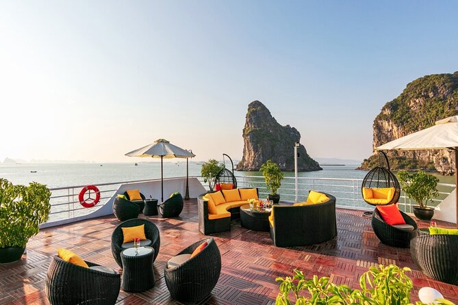 Lan Ha bay luxury cruise 2D/1N: Kayaking, jumping & swimming at pristine places - Day 1 on the bay: kayaking, spring-roll cooking, and an easy first night