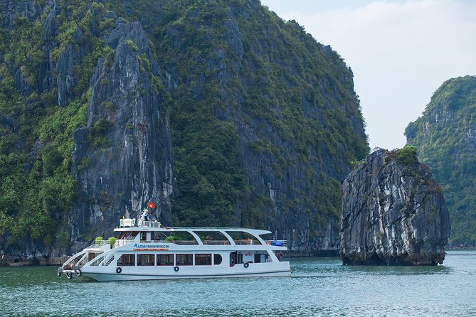 Luxury Halong Bay 1 Day on Cruises From Hanoi with Bus & Lunch - Hanoi Old Quarter to Halong Bay: the bus pickup that sets the tone