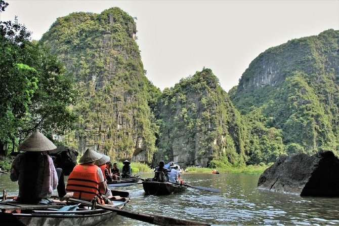 Luxury Hoa Lu - Tam Coc - Mua Cave 1 Day Tour - By Limousine & Small Group - 1.5-hour Tam Coc bamboo boat: the cave views that earn the time