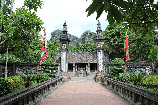 Luxury Hoa Lu Tam Coc Mua Cave Amazing View 1 Day Tour - Hanoi pickup and the bus ride rhythm that sets expectations