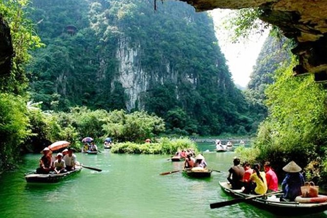 Luxury Hoa Lu Trang An Mua Cave Amazing View - Small Group Tour - Limousine Bus - Mua Cave and 500 steps: the payoff view