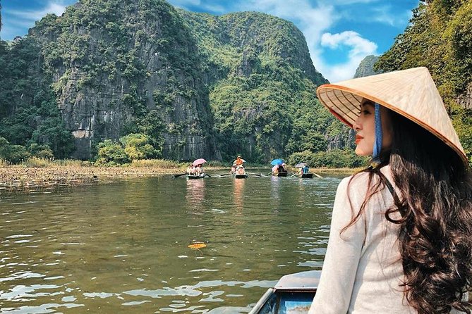 Luxury Hoa Lu - Trang An - Mua Cave full day w round trip from Hanoi/ Ninh Binh - Mua Cave: the 500-step climb to Ngo Dong views